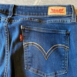 Levi’s Skinny Mid Rise Jeans size: 32